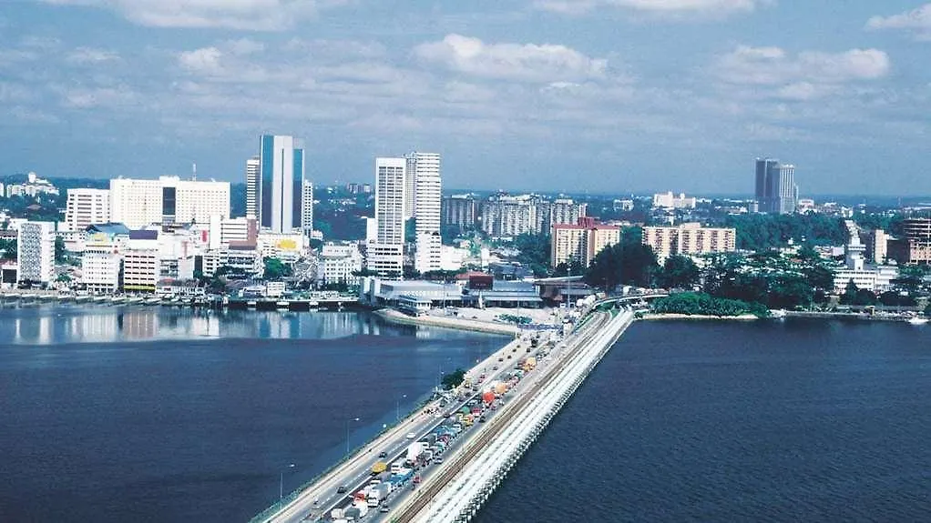 Berjaya Waterfront Hotel, Johor Bahru 4*,